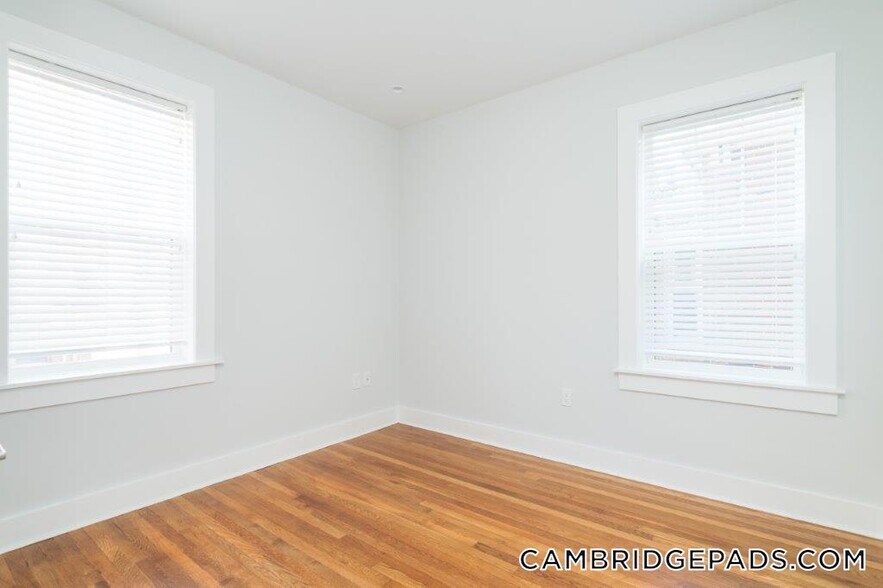 Building Photo - 18A Forest St