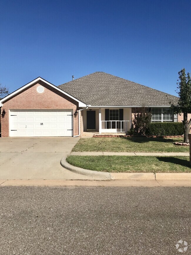 Building Photo - 4 bedroom with Storm Shelter in Yukon Gate...