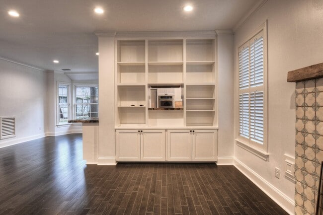 Building Photo - 5912 Auden St