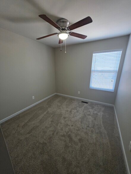 Building Photo - 318 Countryshire Dr