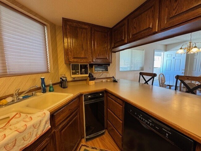 Building Photo - 1BR 1BA Winter Vacation Rental with River Views-RIVERVIEW BLUFFS