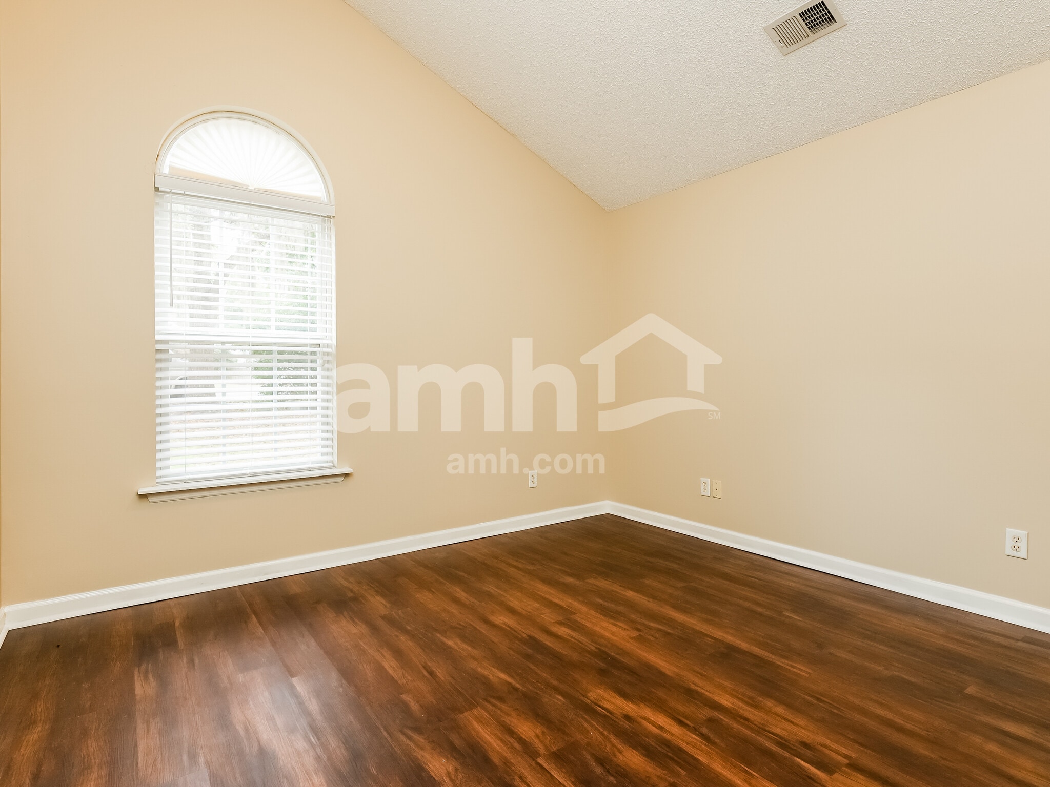 Building Photo - 44 Westminister Pl