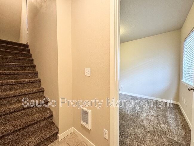 Building Photo - 10438 SW Akilean Terrace