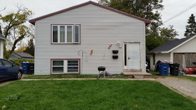 Building Photo - 640 Bay Shore - Lower