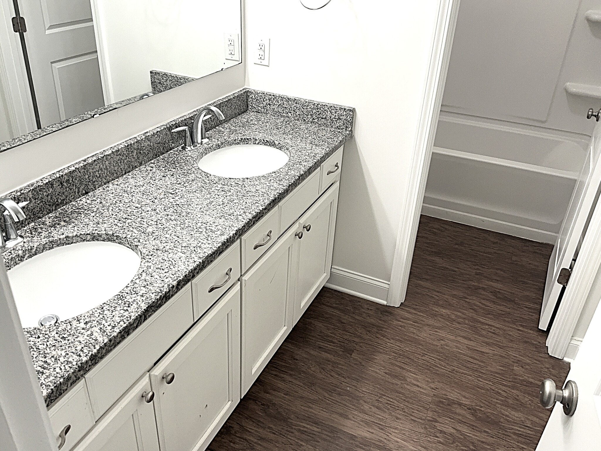 Building Photo - 1027 Monitor Ct