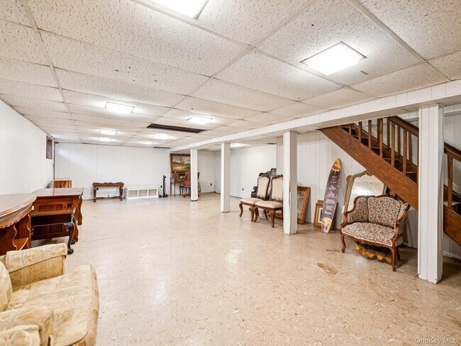 Building Photo - 5 Linda Ct