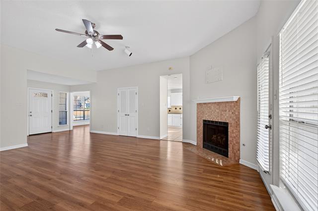 Building Photo - 1302 Silver Maple Dr