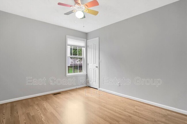 Building Photo - 184 Larkspur Ln