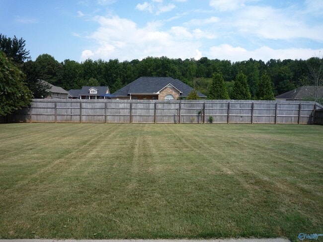 Building Photo - 16656 Bellewood Dr