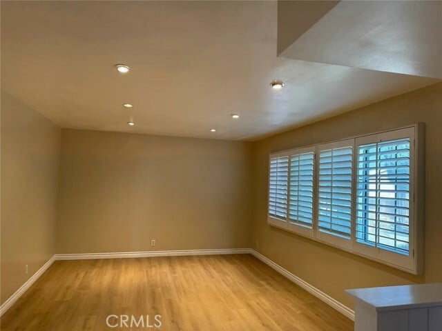 Building Photo - 517 Peachtree Ln