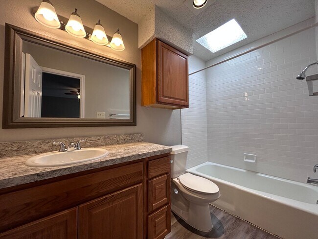 Building Photo - 9305 Kempler Dr