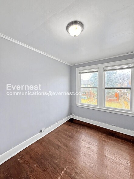 Building Photo - 9351 Woodside St