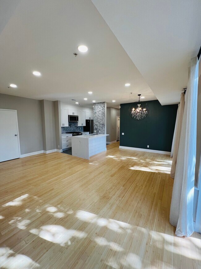 Building Photo - 182 Gay St