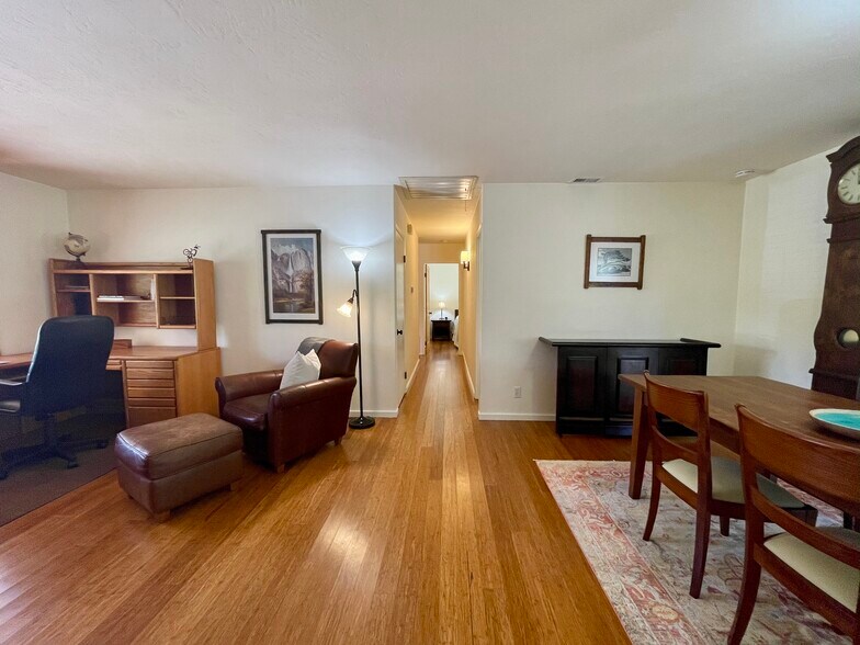 Building Photo - 13752 Woodgate Pl