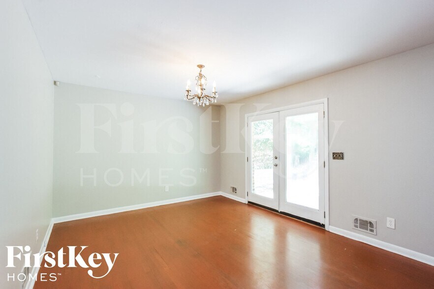 Building Photo - 2739 Sherlock Dr