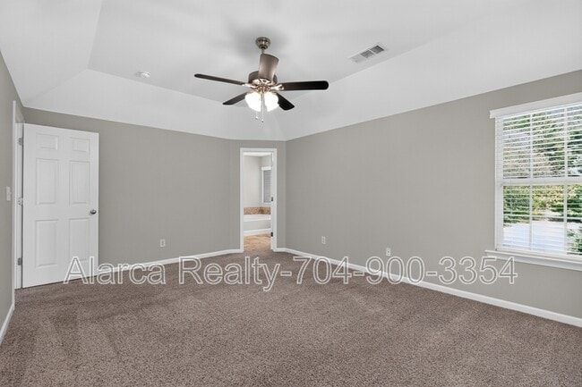 Building Photo - 2041 White Cedar Ln