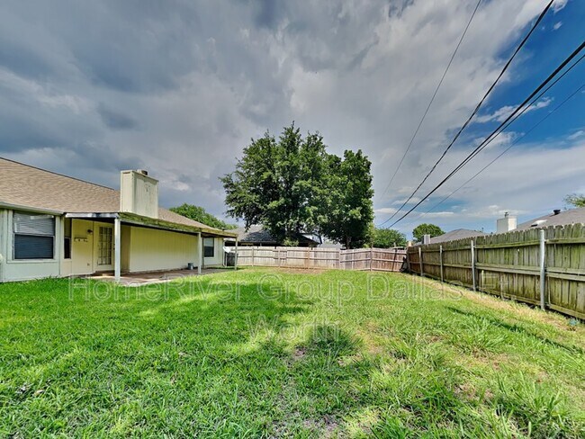 Building Photo - 816 Castleview Dr