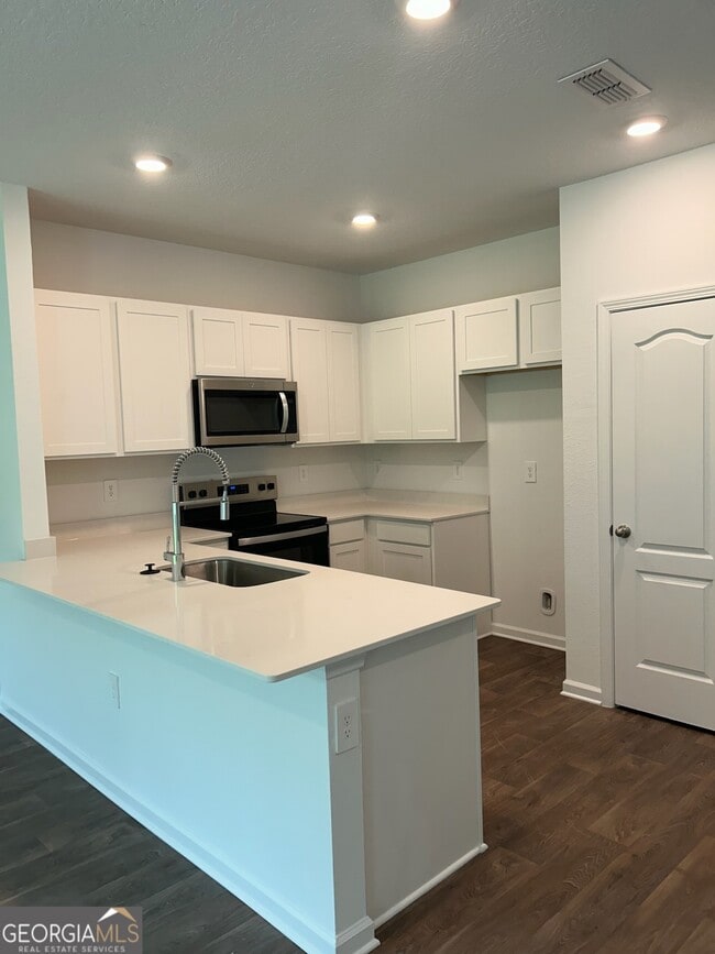 Building Photo - 120 Deep Bay Cir