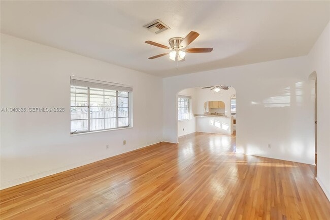 Building Photo - 1425 Madison St