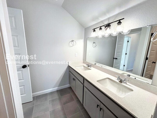 Building Photo - 102 Santo Spirit Road