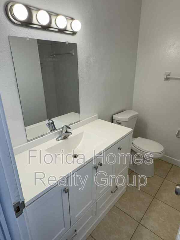 Building Photo - 1830 Maravilla Ave