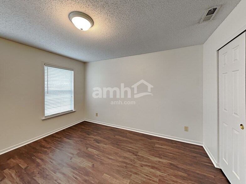 Building Photo - 2322 Bristol Dr