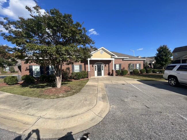Building Photo - 1133 Braybrooke Pl