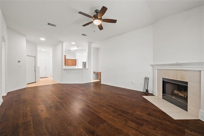 Building Photo - 1800 White Indigo Trail