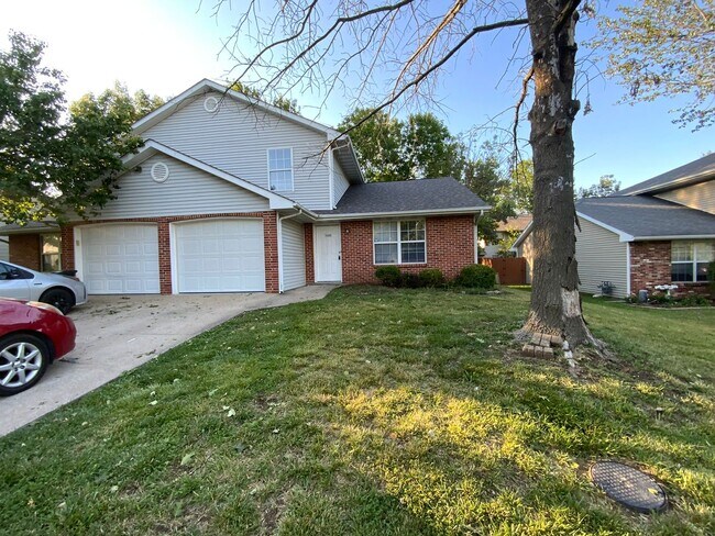 Building Photo - 3569-3571 Prescott Dr