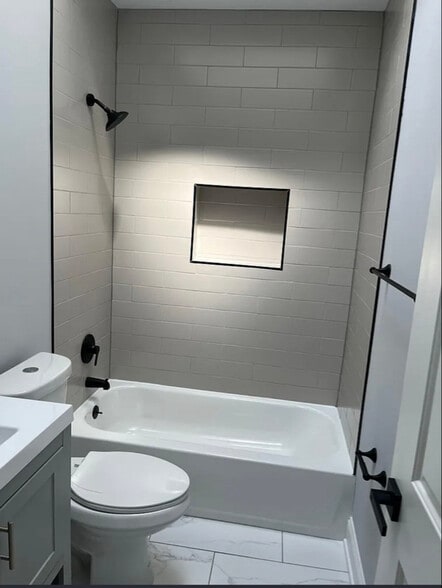 Building Photo - 5847 Willows Ave