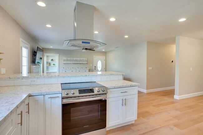 Building Photo - 3901 W Compton Ave