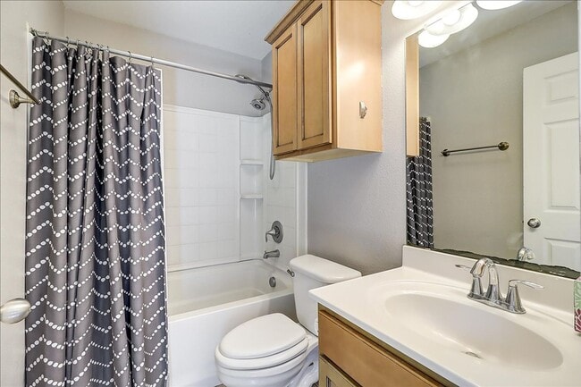 Building Photo - 2110 Encino Dr