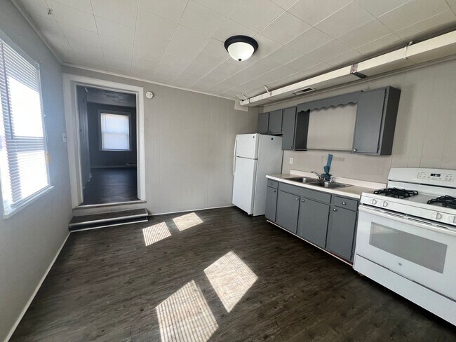 Building Photo - 149 N West