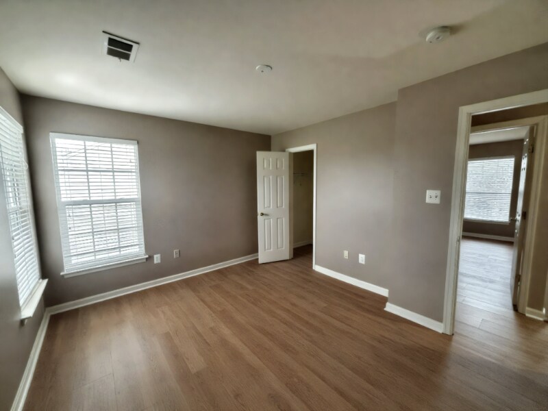 Building Photo - 15024 Burgandine Ave