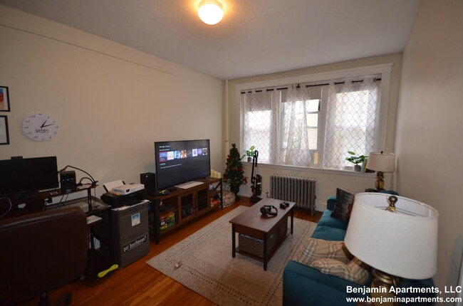 Building Photo - 1860 Commonwealth Ave