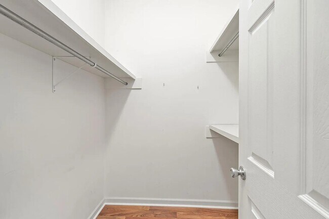 Building Photo - 3225 Mayflower Ln