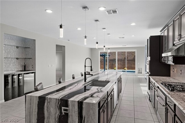 Building Photo - 10 Vicolo Sebino