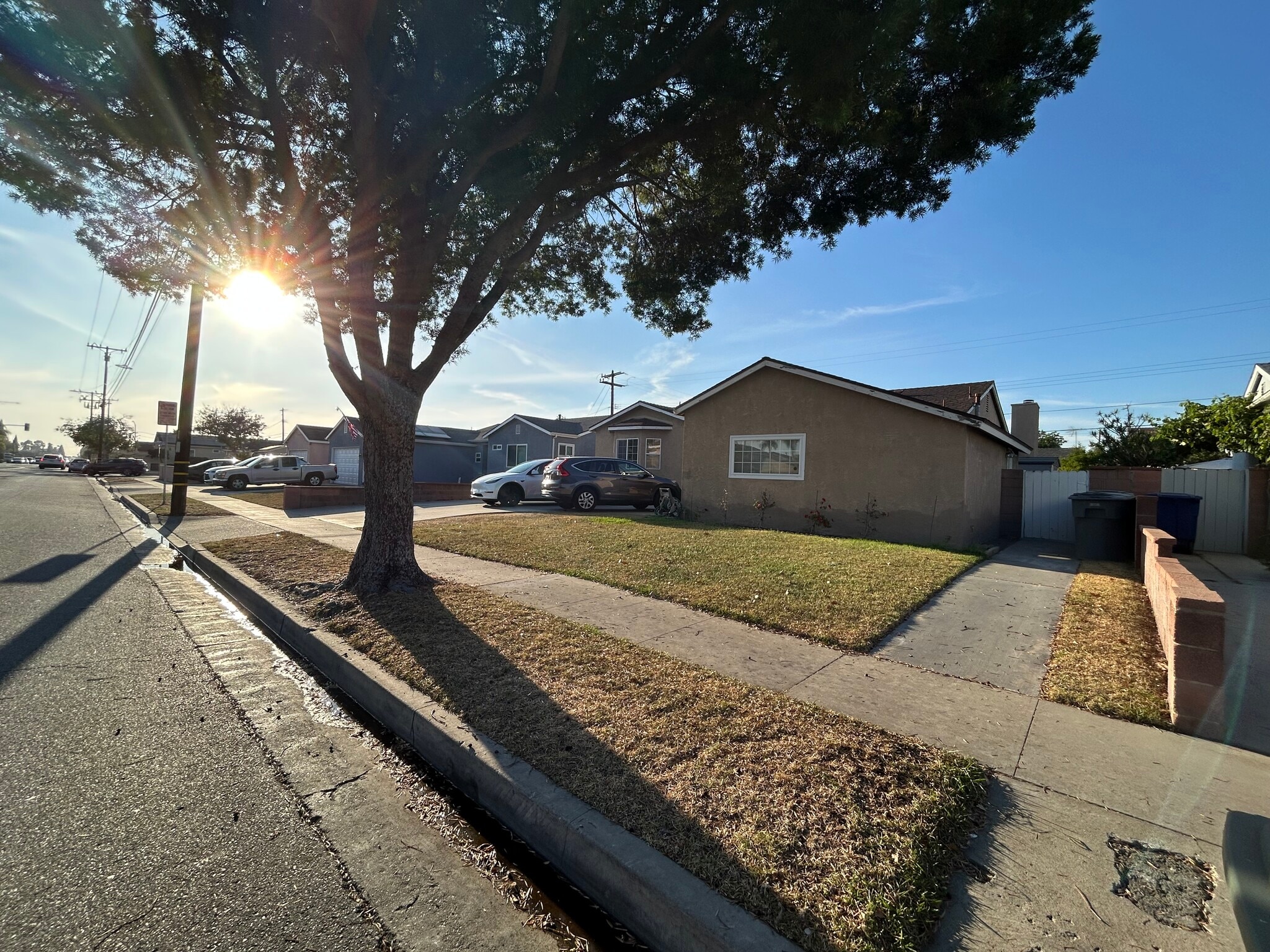 Building Photo - 8591 Crescent Ave