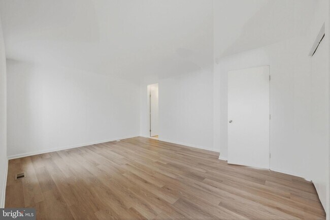 Building Photo - 2846 Schoolhouse Cir