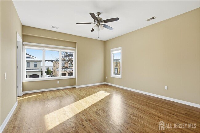 Building Photo - 86 Davinci Dr