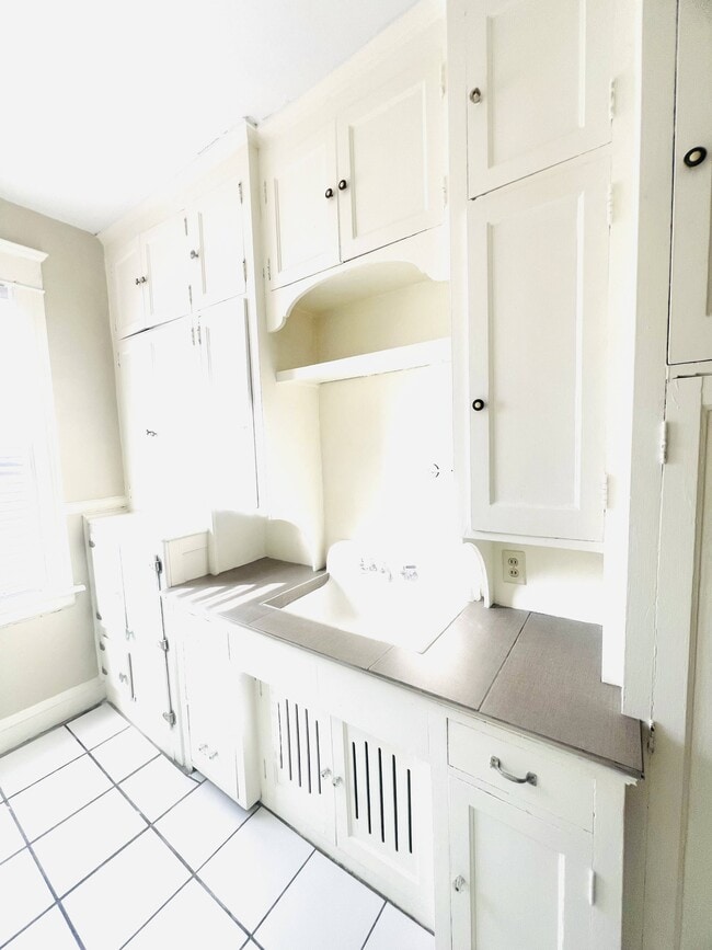 Floorplan - Avon Apartments