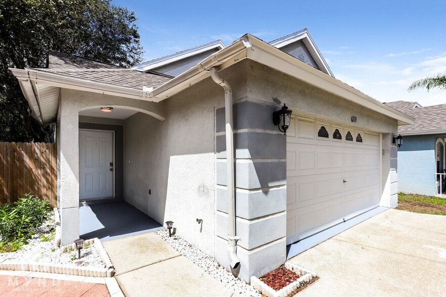 Building Photo - 6119 Sand Key Ln