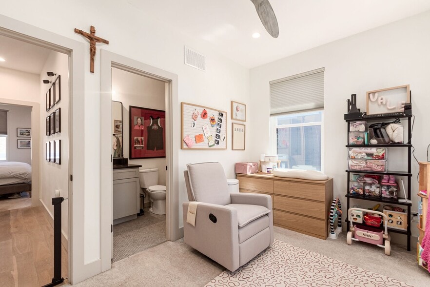 Building Photo - 1196 Hamlet St