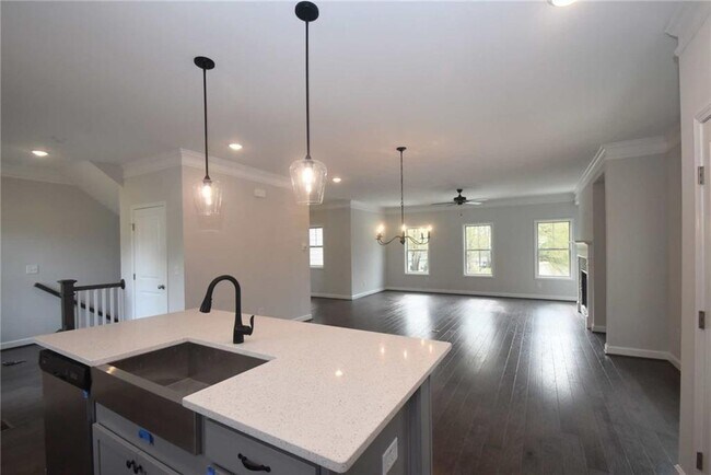 Building Photo - 2861 Boone Dr