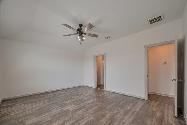Building Photo - 14519 Sweetwater Dr