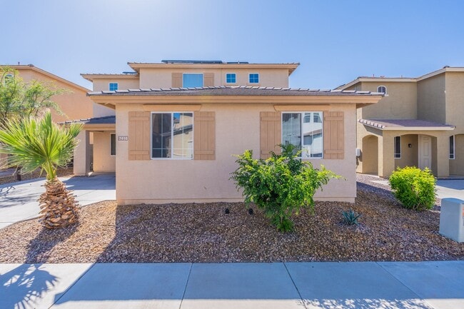 Building Photo - Spacious 4 Bed 2.5 Ba in Gated Community