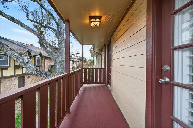 Building Photo - 14724 Perthshire Rd