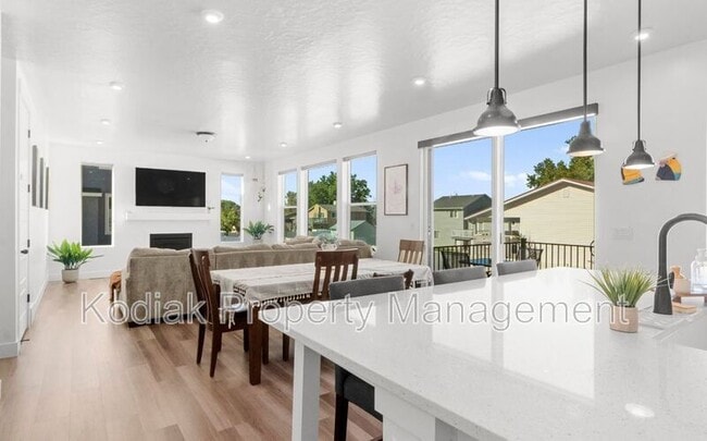 Building Photo - 127 N 4450 W