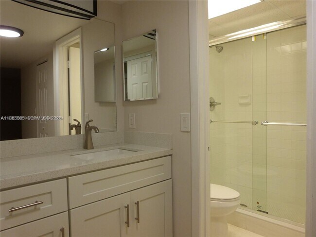 Building Photo - 6751 N University Dr