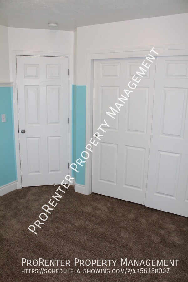 Building Photo - 1398 N 2585 W